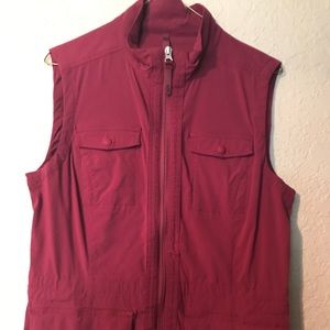 Eddie Bauer Travex burgundy travel vest